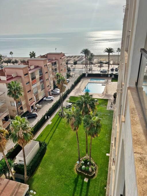 Bonito Atico En Primera Linea De Playa Con Piscina 푸엔히롤라 외부 사진